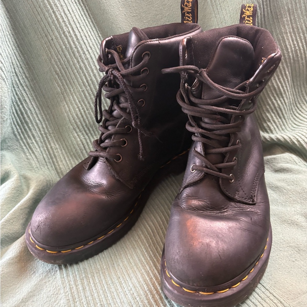 Dr. Martens The Original Women’s Size 9 Leather Black Waterproof